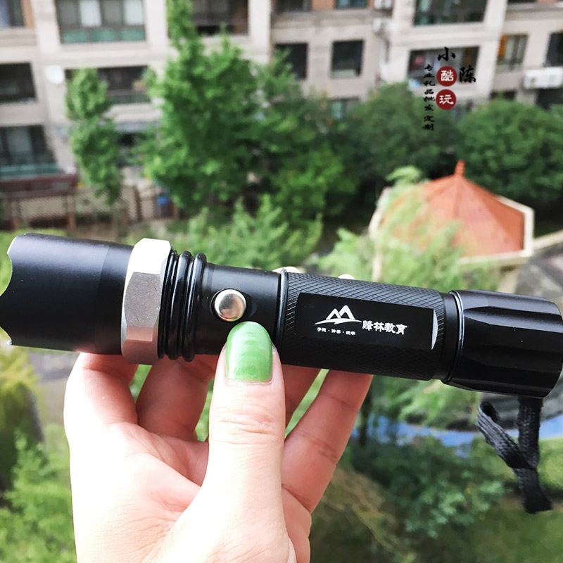 Outdoor Swivel Q5 Light Bulb Zoom Tour Night Glare flashlight rechargeable Far-shot 18650 Battery Custom LOGO