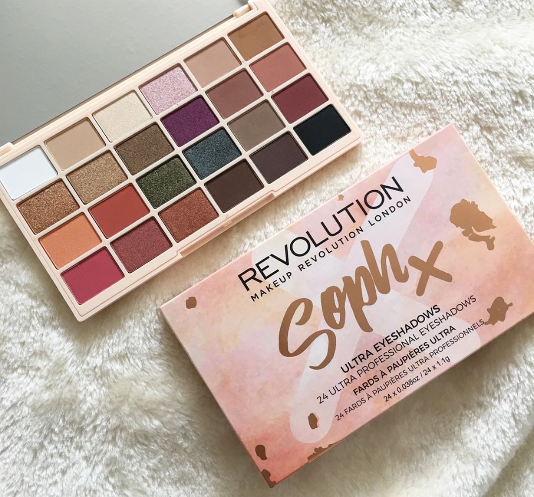 Anh Makeup Revolution X Soph Hợp tác 24 màu phấn mắt hoa đào màu xanh lá cây bảng mắt maybelline