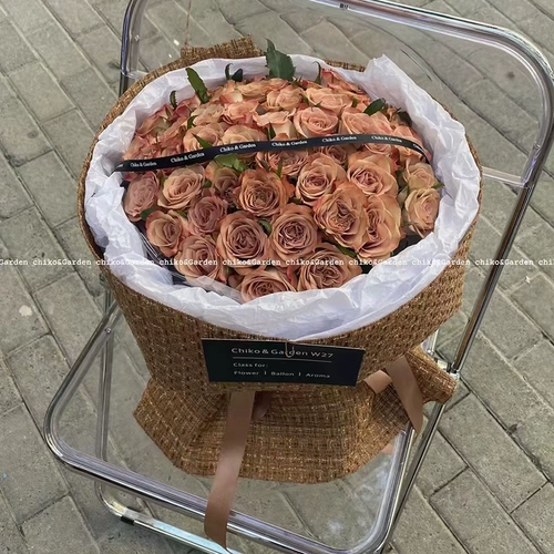 Упаковка, ткань, цветочный магазин, корейская клубника, в стиле Шанель, букет, популярно в интернете