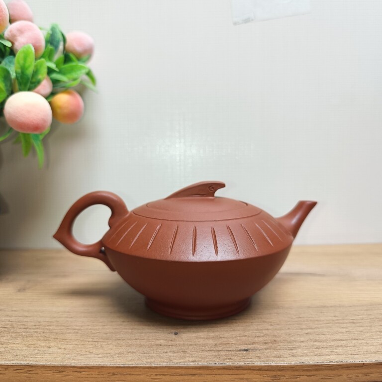 中国紫砂壶 急須　包袱形　朱泥 齊虹 銘 中国紫砂壶 急須 包袱形 朱泥 齊虹 銘 早期宜兴老一厂