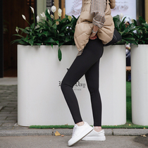 Zhao Tian hand small black pants comfortable slim high waist shark pants yoga pants leggings