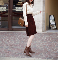 Zhao money gold ratio European imported frosted sheepskin horse Title buckle straight leather high waist skirt