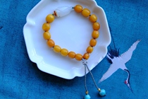 Immortal antique wax hand string chicken oil yellow white flower wax Su Gong seed material level white Wengzhong 18K gold Red treasure