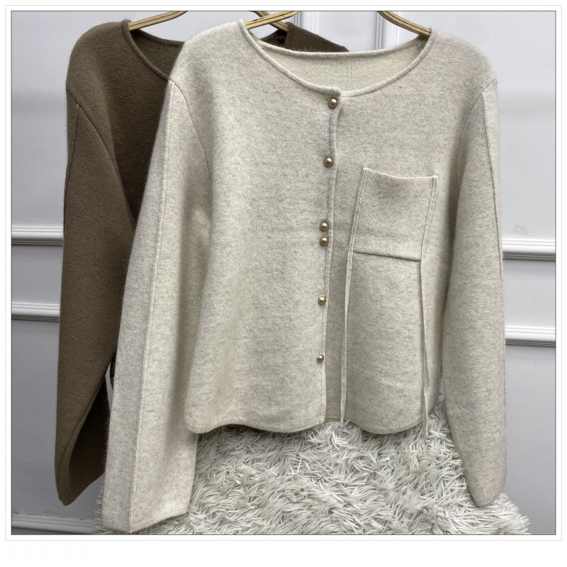 Korean-Style Simple Round-Neck Button Sweater Jacket