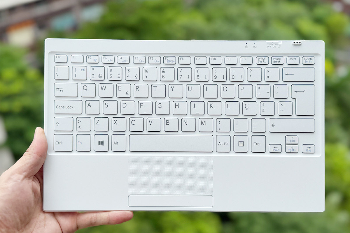 索尼 Sony VAIO Tap 11 (SVT11) 平板电脑无线键盘 VGP-WKB16/WKB16A 原装全新多国布局，附带 win7/win8/win10/win11 驱动安装与配对避坑指南