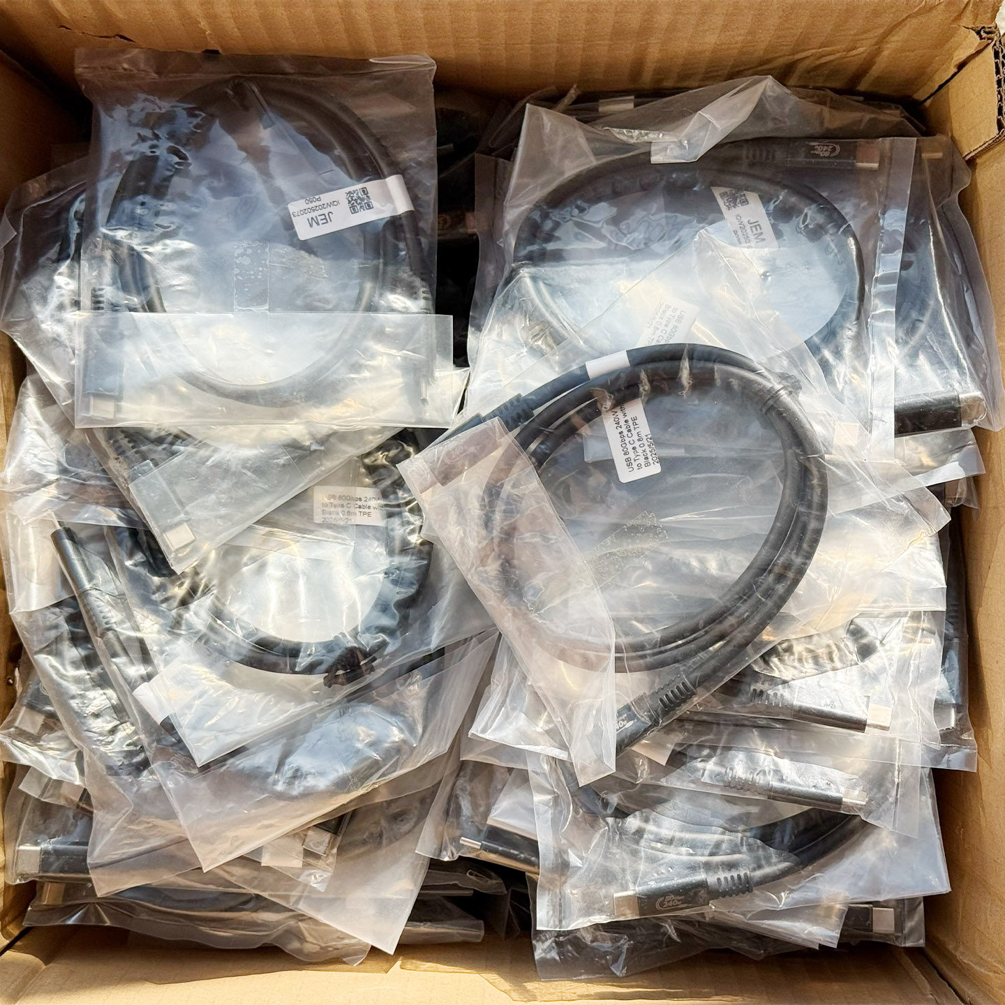 全新雷电 5数据线PD3.1 快充线 JEM USB 80Gbps 240W Type C to Type C Cable with EMark Black 0.8m TPE 适用MacBook 拓展坞 显卡坞 投屏显示器