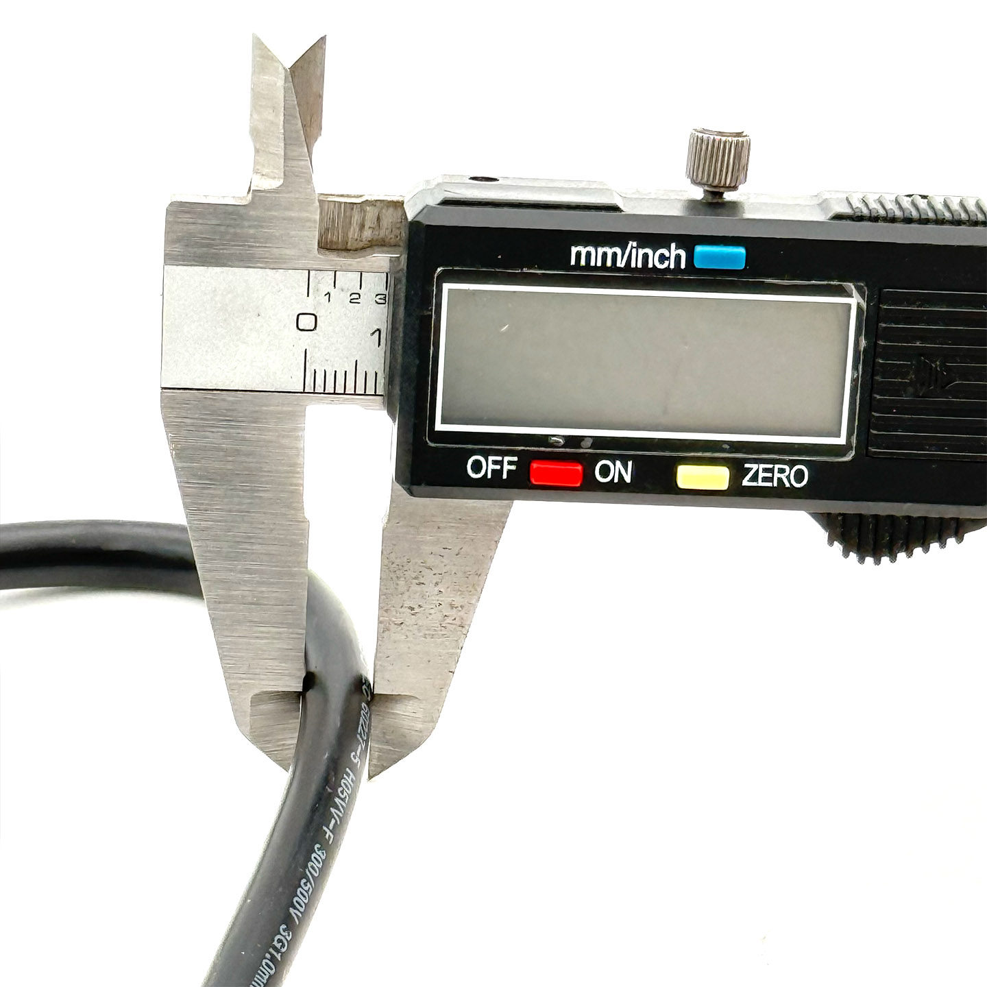 广州番电 10A 品字尾电源线拆解:3×1mm² 纯铜实测,P/N 04050955-3Cgeek,只卖正品 收售工厂呆滞库存尾单 广州番电 10A 品字尾电源线拆解:3×1mm² 纯铜实测,P/N 04050955
