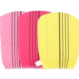 Старая корейская бабушка потирает полотенце для ванны, полотенце для ванны, перчатка для душа, потирая назад, возбужденная грязь, грязь, без боли, леди