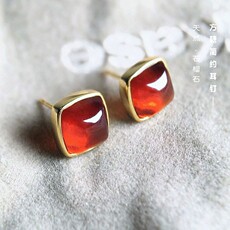 Серьги 吾欢喜天然石榴石纯银镀18k金色水晶橙红甜美方糖耳钉简约气质款