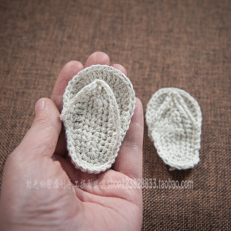 Newborn Full-Month Baby Mini Handmade Crochet Slippers Photo Props Matching Baby Crochet Flip-Flops Newborn Full-Month Baby Mini Handmade Crochet Slippers Photo Props Matching Baby Crochet Flip-Flops