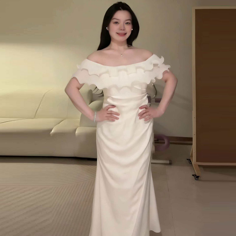 Plus-Size Off-The-Shoulder White Dress for Women, Summer, for Curvy Women, with a High-End Feel, Ruffled Waist, Slimming, Socialite-Style Dress