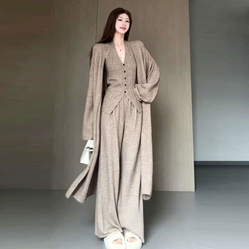Plus-Size Casual Sleeveless Vest, Long Pants, and Knit Top Three-Piece Set for Women, Autumn, Loose Fit, Slimming Outfit for Chubby Women