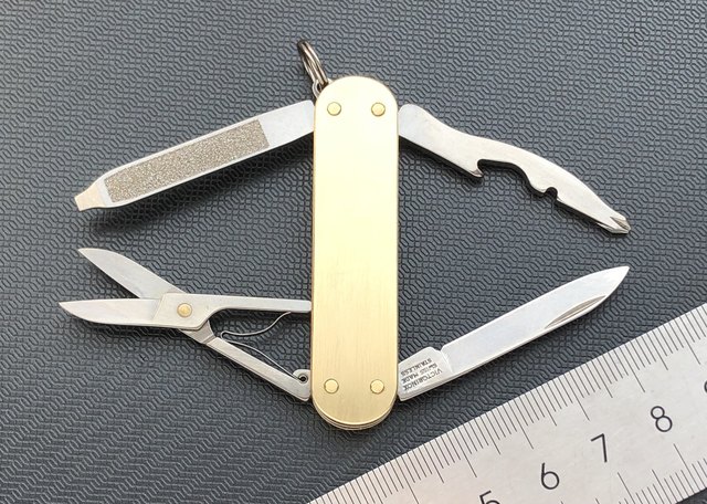 ມືຈັບທອງເຫລືອງ 58mm Swiss Army Knife 0.6363 Xiaoyaopai ເພີ່ມຟັງຊັນໄມ້ບັນທັດ