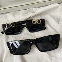 Черные очки на солнечной энергии