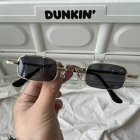 Мини -маленькая квадратная золотая коробка черная пленка