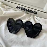 Розовый разрыв любит черный