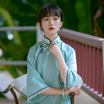 Face to face with beauty jade -- a city wind flop -- spring and summer Republic of China Wind jade imitation floral lace silk lace side flat cut qipao dress