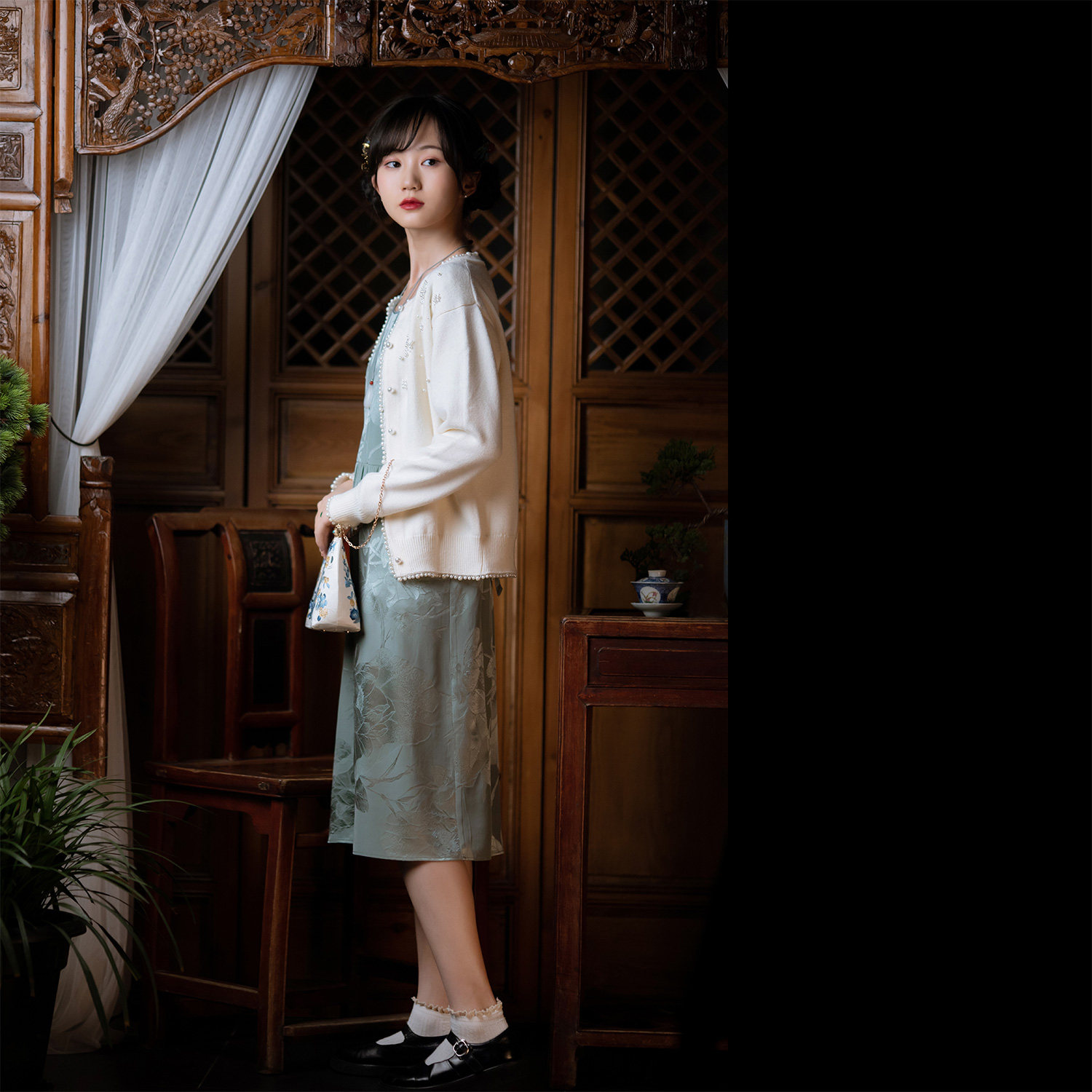 Lotus leaf rotskirt -- spring and autumn style genuine silk mulberry silk jacquard satin round collar short sleeve cashew dress