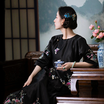 The fall of the brokenness-the spring and autumn style Republic of China Wind retro 100 hitch round collar embroidered Chinese pan button blouses half skirt and two suits