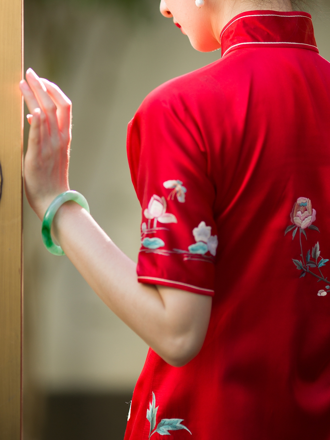 Retro red cheongsam, wedding dress, Chinese style Retro red cheongsam, wedding dress, Chinese style