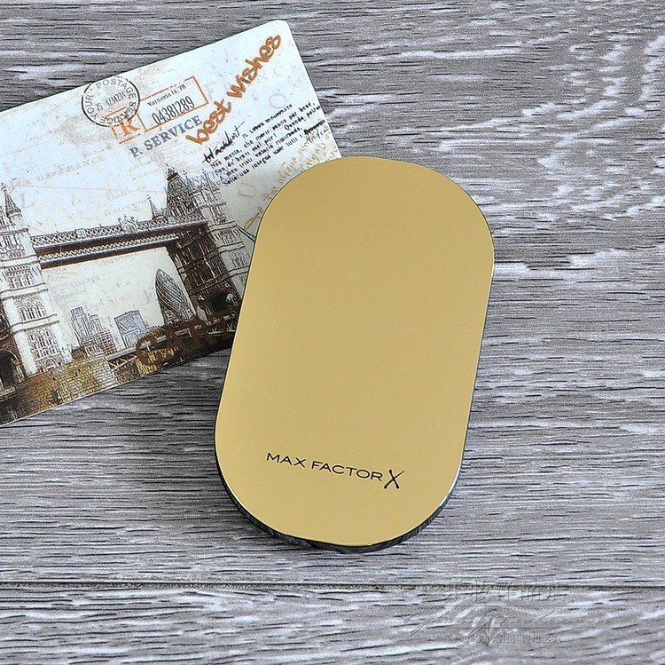 Điểm mua ở nước ngoài Bột mật ong làm từ lụa mật ong của Anh Ireland 10G tinh tế và lâu dài - Bột nén phấn nền và phấn phủ