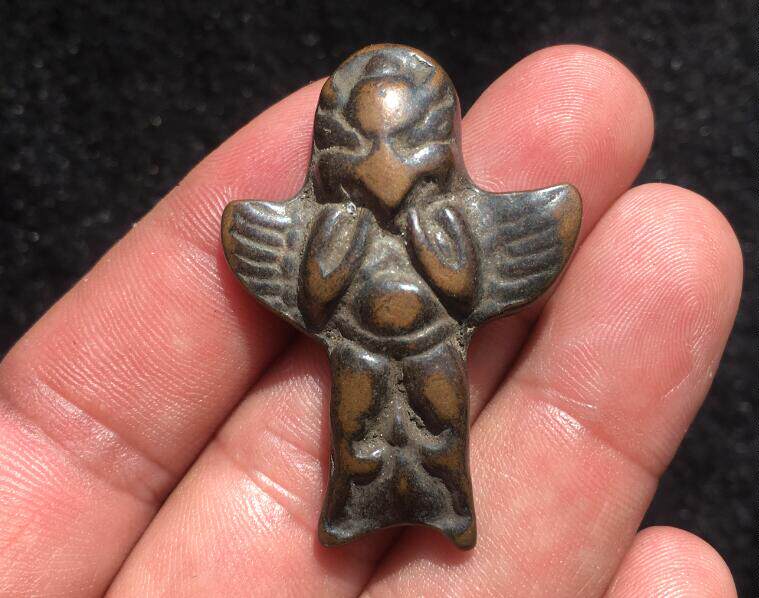 The Qing Dynasty Tibet's pure bronze old hat flower golden-winged large Peng Bird Concealed Buddha Pearl pendant listed on Baoan Ping