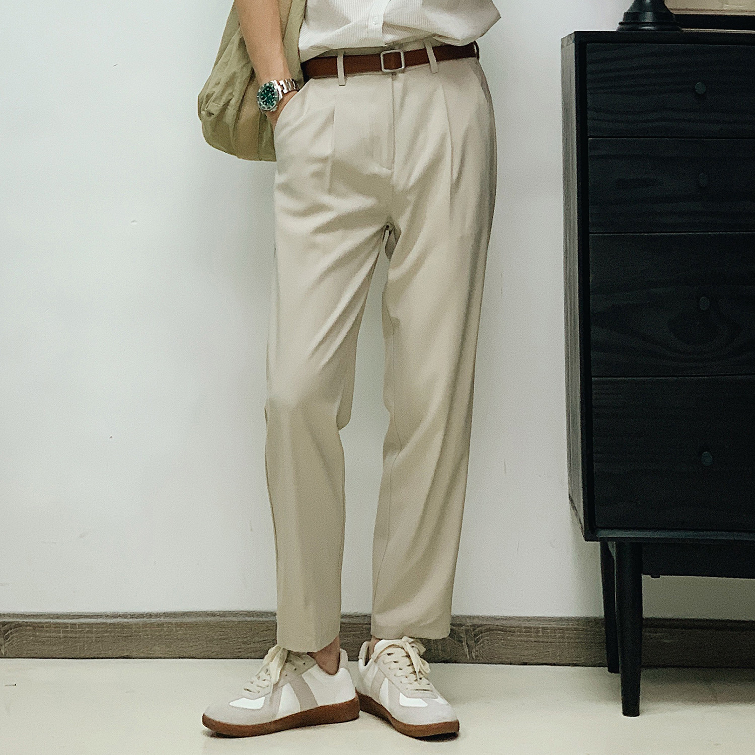 ABOUTS メンズ新作フローリードレスパンツ、ややテーパード、ルーズフィット、韓国風、エレガントでスタイリッシュなカジュアルパンツ、無地、ハイエンドフロー