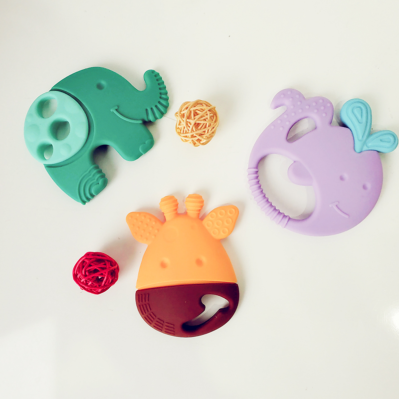 marcus Baby Touch silicone gear baby molars training molars stick easy to hold cartoon bite glue toys