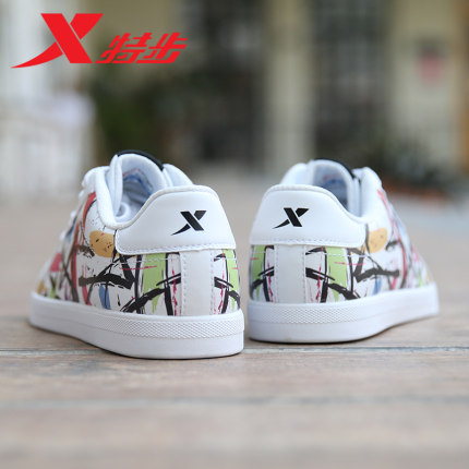 特步女鞋2018新款夏季透气休闲鞋小白鞋低帮