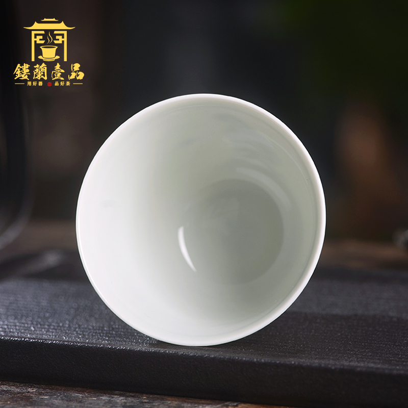 Art home benevolence blue flapping butterfly figure master cup of jingdezhen ceramic hand - made all single CPU kung fu tea set personal tea cup