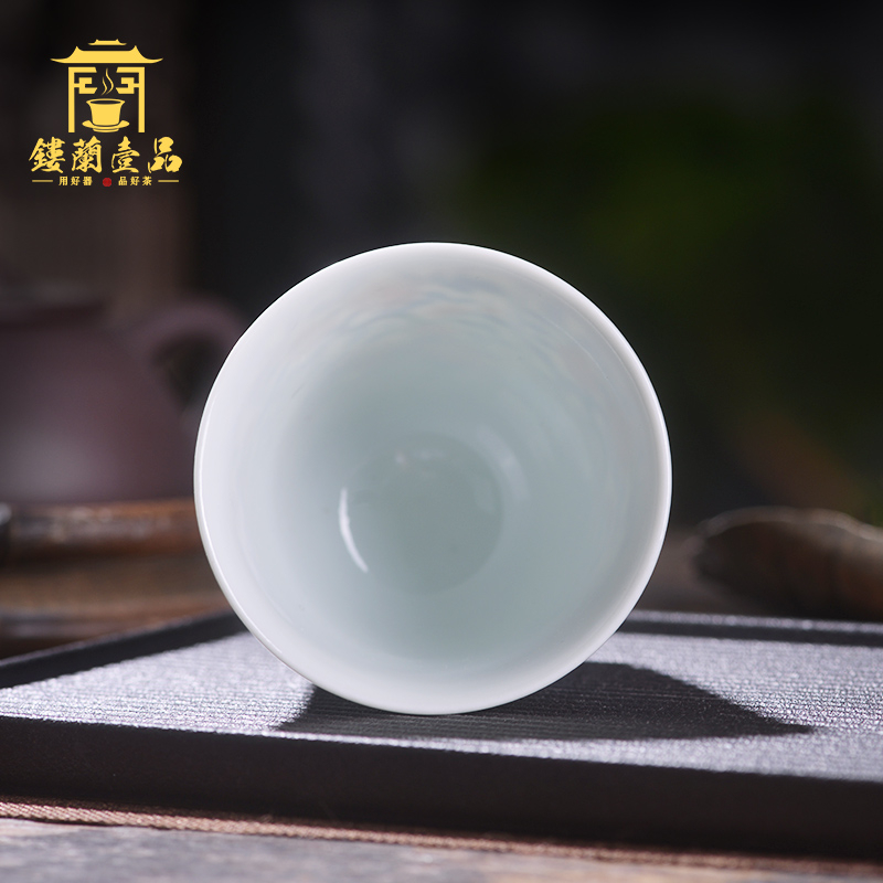 Jingdezhen ceramic blue and white youligong name plum blossom put all hand - made master cup kung fu tea tea cup single CPU fragrance - smelling cup