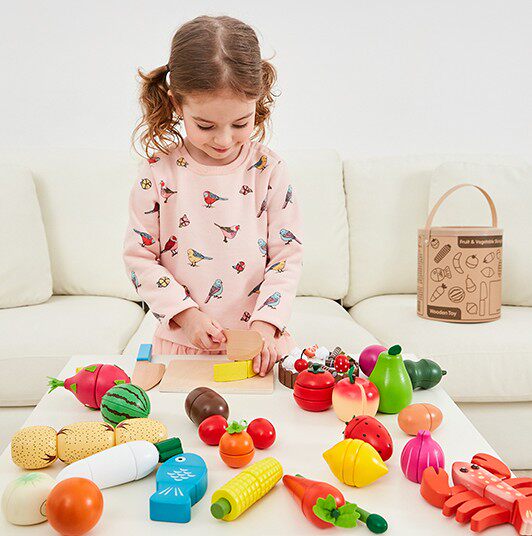 Young children's wooden simulation playing house wine toys vegetables and fruits chichele wooden kitchen matching cake accessories