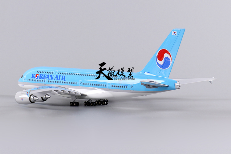 46cm với bánh xe nhẹ + Airbus 380 Máy bay tĩnh mô hình máy bay chở khách thủ công bằng nhựa mô phỏng mô hình xe