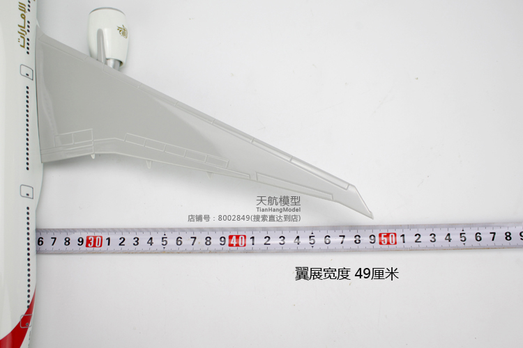 New mô hình tĩnh máy bay mô hình mô phỏng máy bay chở khách Boeing 777 Emirates 47 cm động cơ rỗng mô hình xe tăng