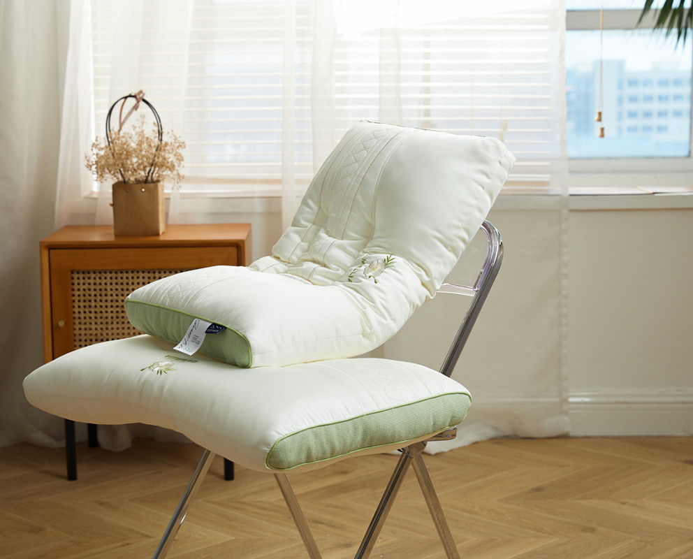 New Mountain Tea Flower Embroidery Flower Embroidery Flower Fragment Extract Color in Cervical Pillow