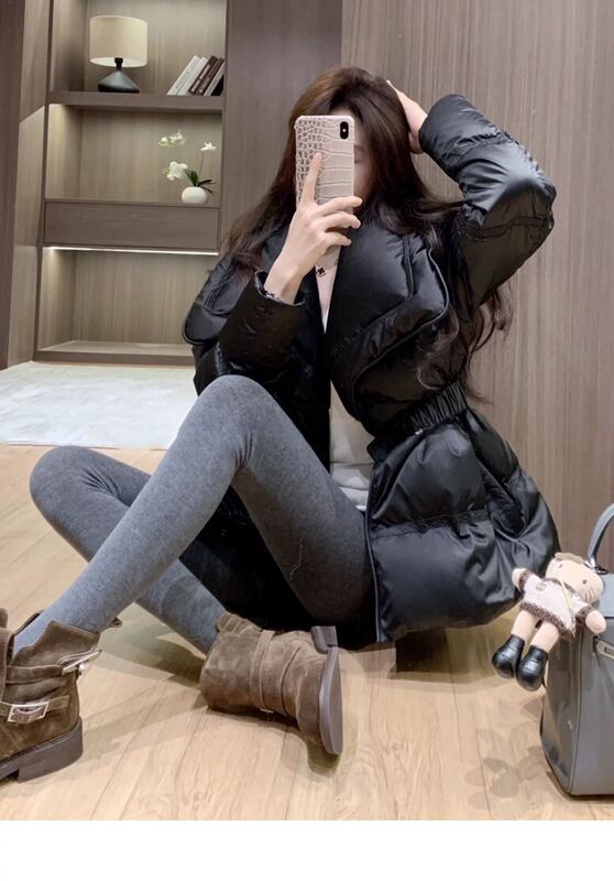 2026 Winter New Style Elegant 90% White Duck down Thickened Warm Luxury down Jacket for Women with a Waist-Cinching Design
