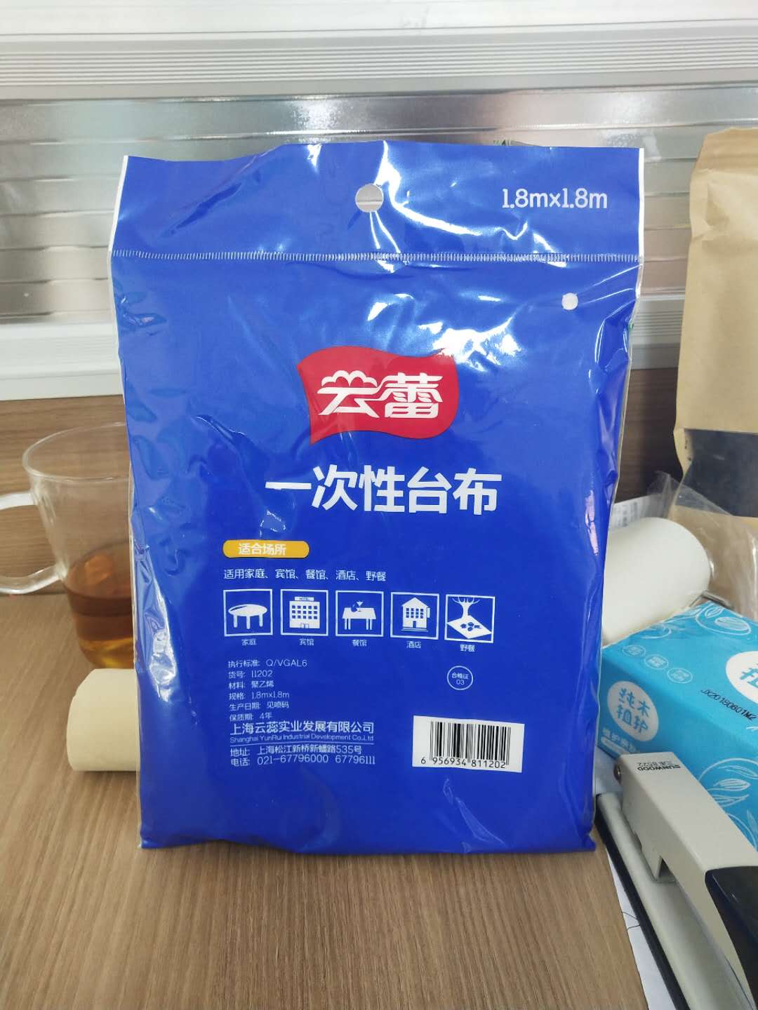 Yunlei dùng một lần khăn trải bàn bằng nhựa hình chữ nhật nhà khách sạn vải tròn bàn dày màng trắng trong suốt bảng bàn vải - Các món ăn dùng một lần bát đũa dùng 1 lần
