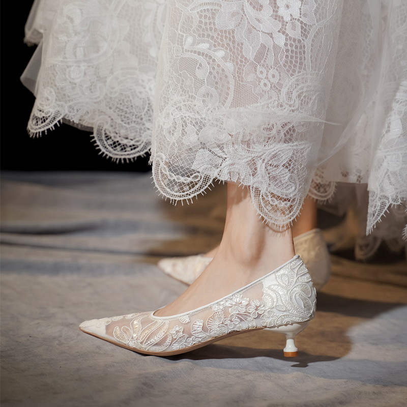 Flat Wedding Shoes for the Bride, Suitable for Wedding Photos, Comfortable for Feet, Can Be Worn by Pregnant Women, White Mesh Single Shoes, Low Heel, Pointed Toe, French Style Flat Wedding Shoes for the Bride, Suitable for Wedding Photos, Comfortable for Feet, Can Be Worn by Pregnant Women, White Mesh Single Shoes, Low Heel, Pointed Toe, French Style