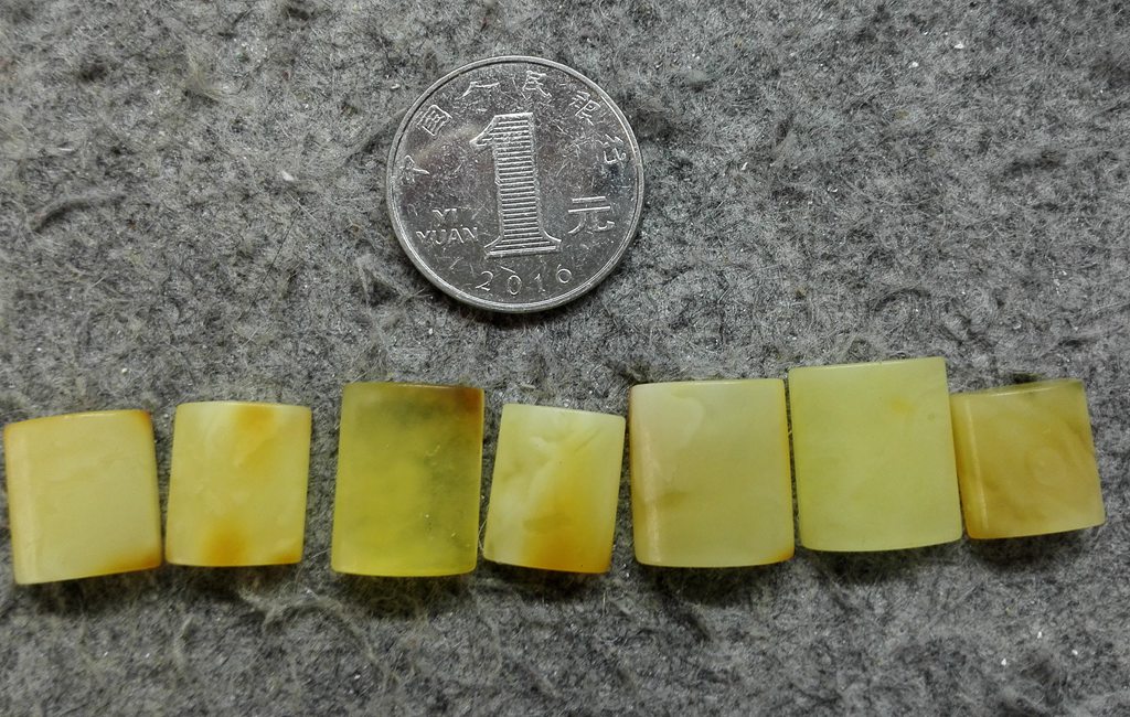The size of the beeswax ring inlay is shown in comparison chart K8-14