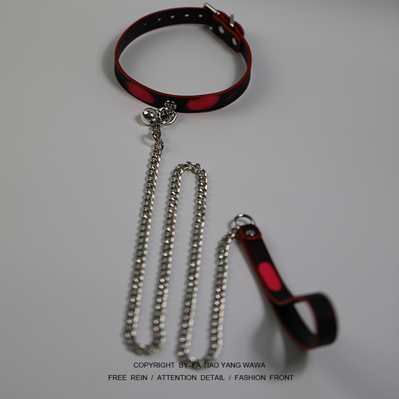 Clockwork House! When You'Re Bored, Wear It and Press It to Leave New Marks! Comes with a Leash! Temperature-Sensitive Color-Changing Necklace Clockwork House! When You'Re Bored, Wear It and Press It to Leave New Marks! Comes with a Leash! Temperature-Sensitive Color-Changing Necklace