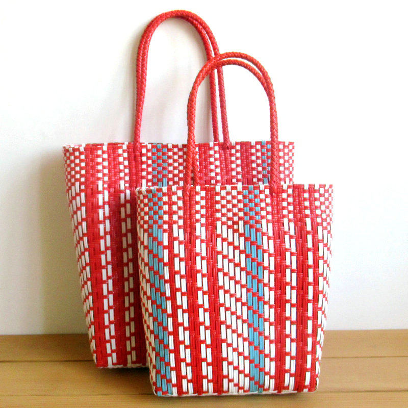 Factory direct new plastic strip woven basket shopping basket casual handbag environmental protection vegetable basket color good versatile