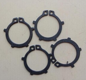 DIN983 - C-type retaining ring with outer lugs - C-type retaining ring with toothed shaft 16 17 18 19 20 22 23 24
