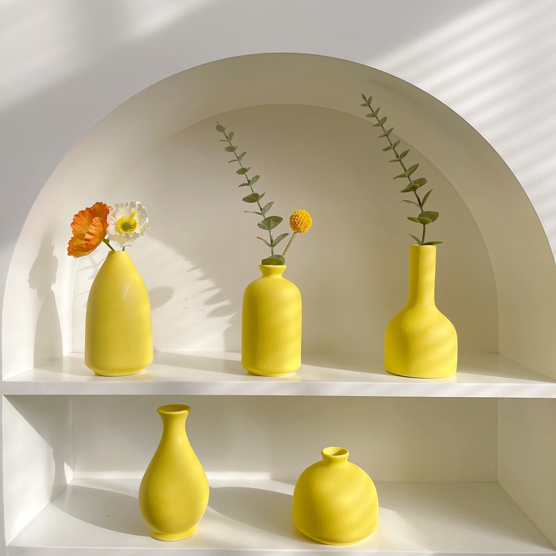 Modern Light Luxury Ceramic Vase Ornaments, Simple and Fresh Yellow Frosted Flower Vessel, Model Room Bedroom Decoration Furnishings Modern Light Luxury Ceramic Vase Ornaments, Simple and Fresh Yellow Frosted Flower Vessel, Model Room Bedroom Decoration Furnishings