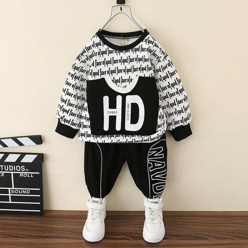 South Korean boy's autumn clothes suit new foreign pie Small children Fall clothes Men's baby Han version letters Two sets