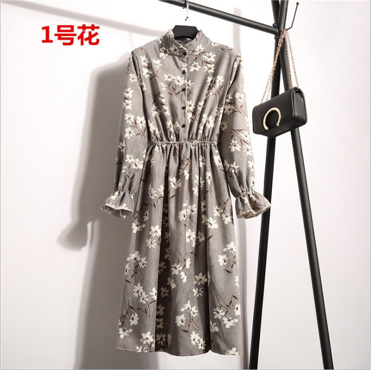 8 Châu âu và Mỹ 2017 mùa thu và mùa đông retro mới đứng cổ áo dài tay vải to sợi hoa phần dài đáy của phụ nữ ăn mặc đầm nhung đẹp