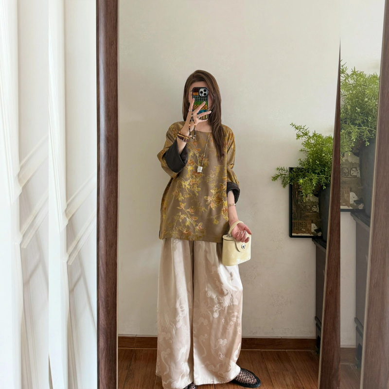 A Complete Set of Outfits for Spring: New Chinese-Style Round-Neck Printed Shirt and High-Waisted Printed Wide-Leg Pants, a Stunning Set for Women A Complete Set of Outfits for Spring: New Chinese-Style Round-Neck Printed Shirt and High-Waisted Printed Wide-Leg Pants, a Stunning Set for Women
