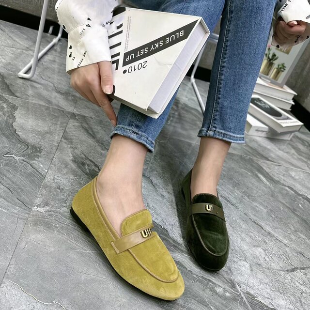 2023 Spring Festival Korean style gold velvet flat round toe scoop shoes sailing shoes single shoes fashionable and versatile casual women's slip-on shoes