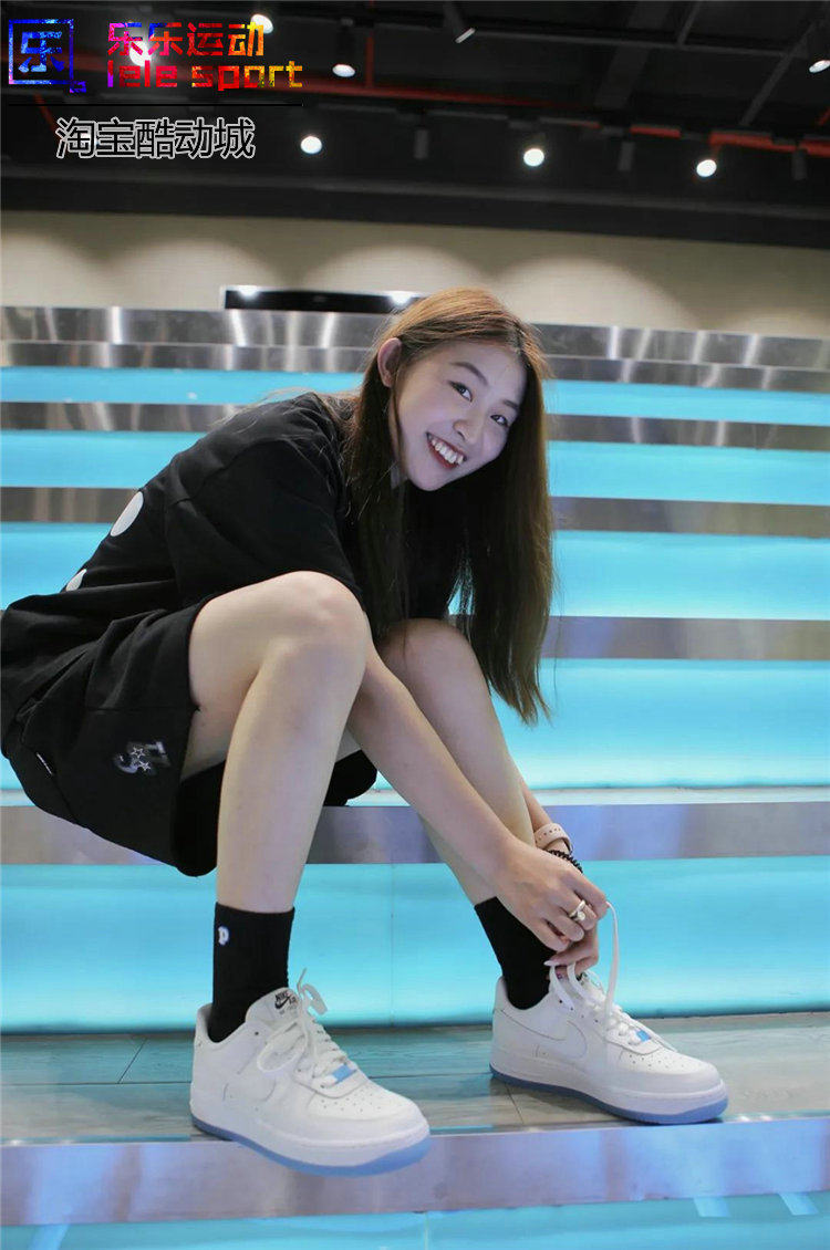 Nike, Nike Air Force 1, индукционные напяточники 