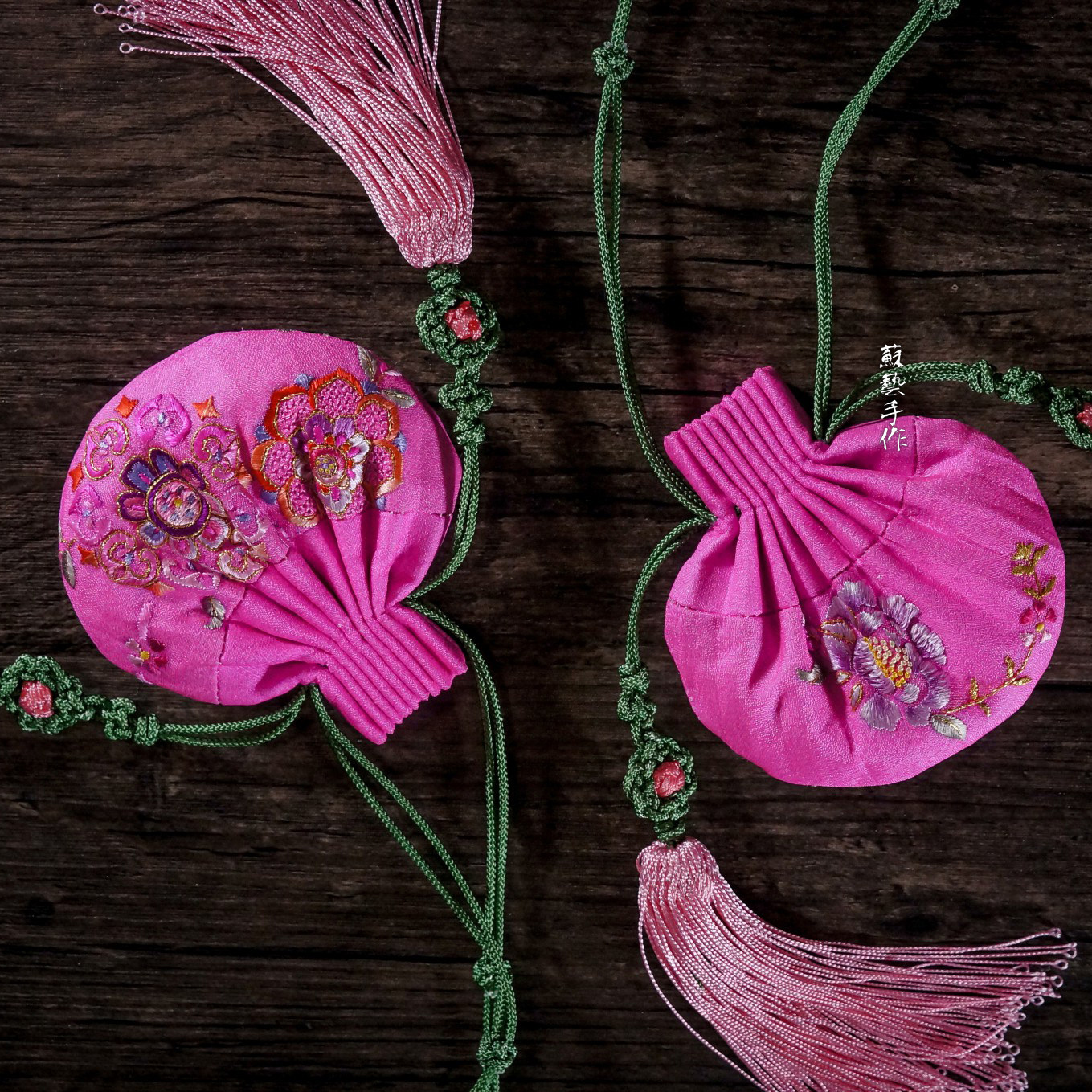 Meired Bottom Handmade Embroidery Small Pocketbooks Ancient Method Embroidered Pocketbook Back Cage shall flow SuSuzhou special gift