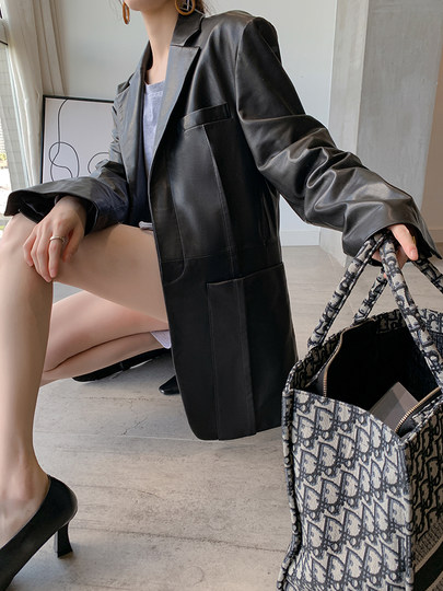 Three-dimensional tailoring, high-end silhouette, imported sheepskin coat, women's suit collar, genuine leather hip-length mid-length 2025